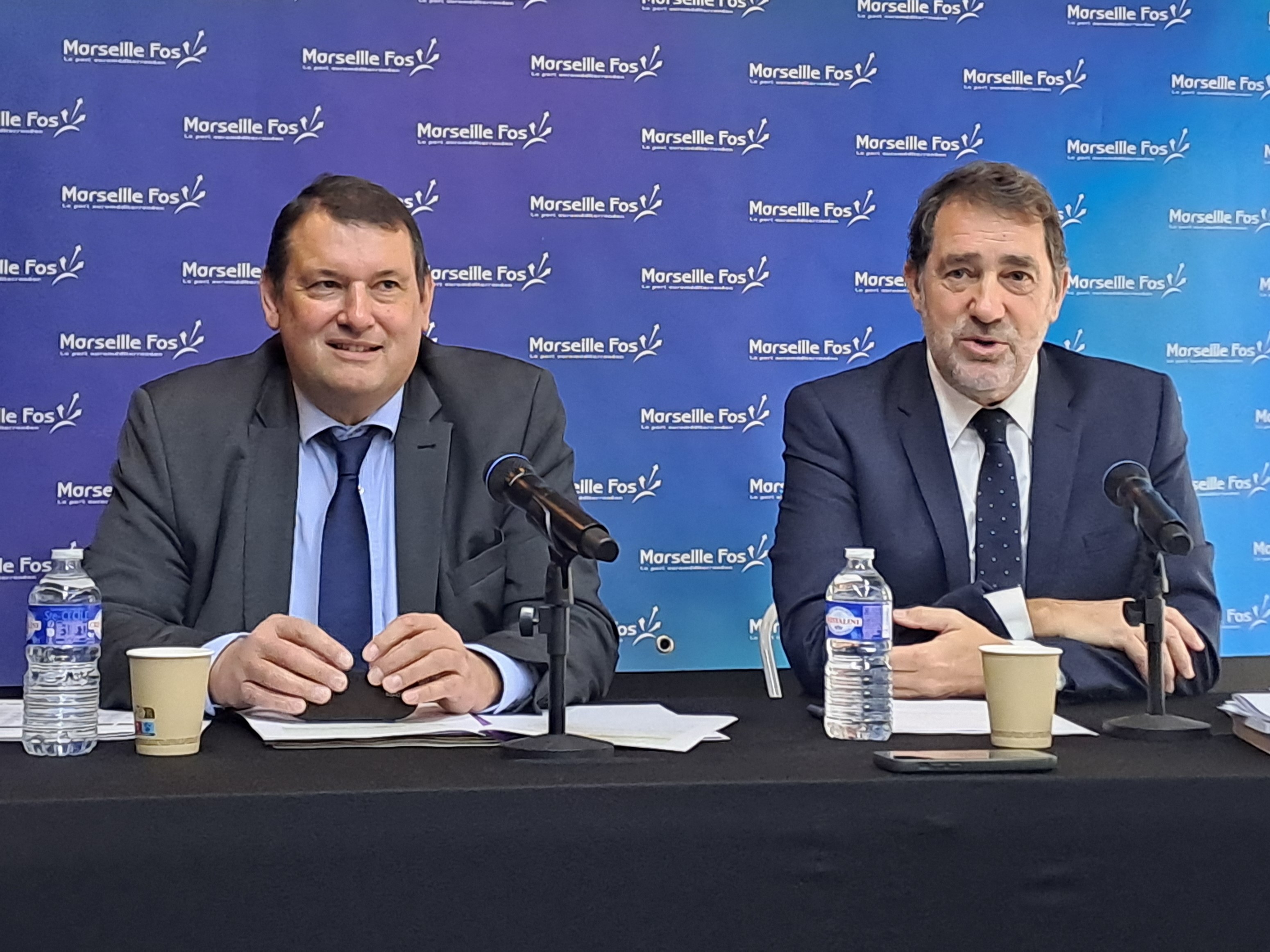 Hervé Martel et Christophe Castaner se réjouissent de la capacité du Port à faire face aux secousses mondiales. (Photo JC Barla)