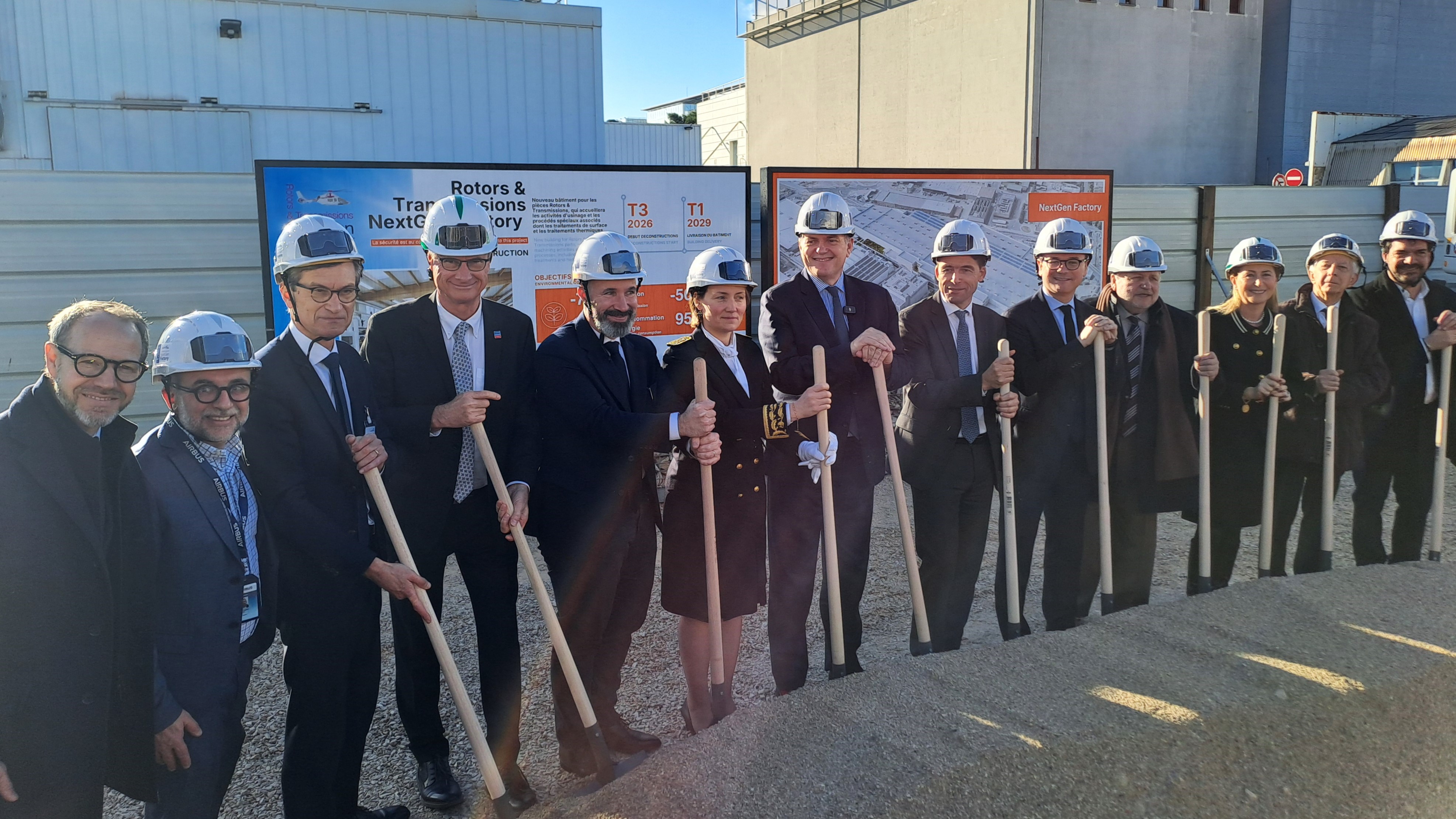 La 1ère pierre de "NextGen factory" a été symboliquement posée par Airbus Helicopters et ses partenaires du pacte "Sud Avenir Hélico" le 6 février. (Photo JC Barla)