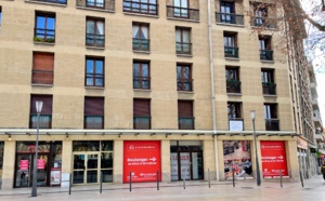 Normal débarque sur la place de la Rotonde
