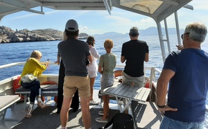 La dispersion des cendres en mer : un marché discret mais bien présent à Marseille