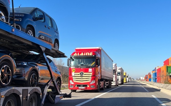 Chaque jour ce sont près de 5000 poids lourds qui traversent la zone industrialo-portuaire de Fos. ©NBC